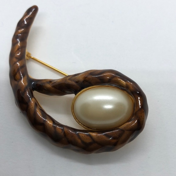 VTG Carlisle Brooch Signed. Rare find - Picture 4 of 4